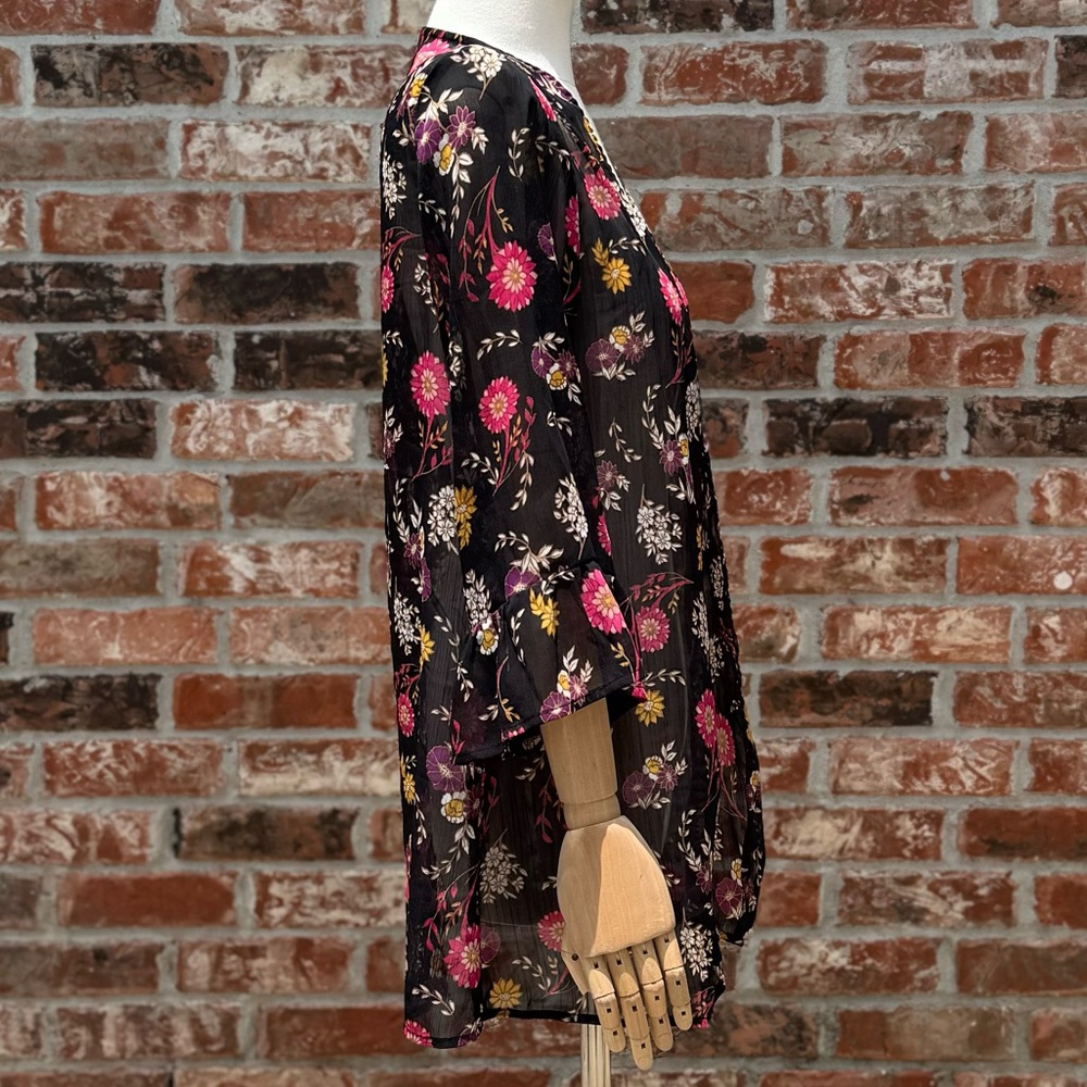 SOLD ELSEWHERE Target semisheer black floral kimono / S / Excellent condition - Picture 4 of 11